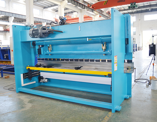 Frein de presse en métal en flexion de 2000 mm dans l'industrie