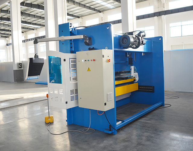 CNC Hydraulic 100ton Press Machine de freinage à vendre